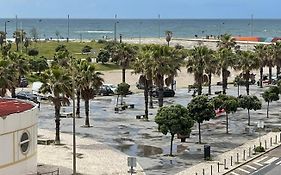 Enjoy Ocean Beach Life At Costa Da Caparica!